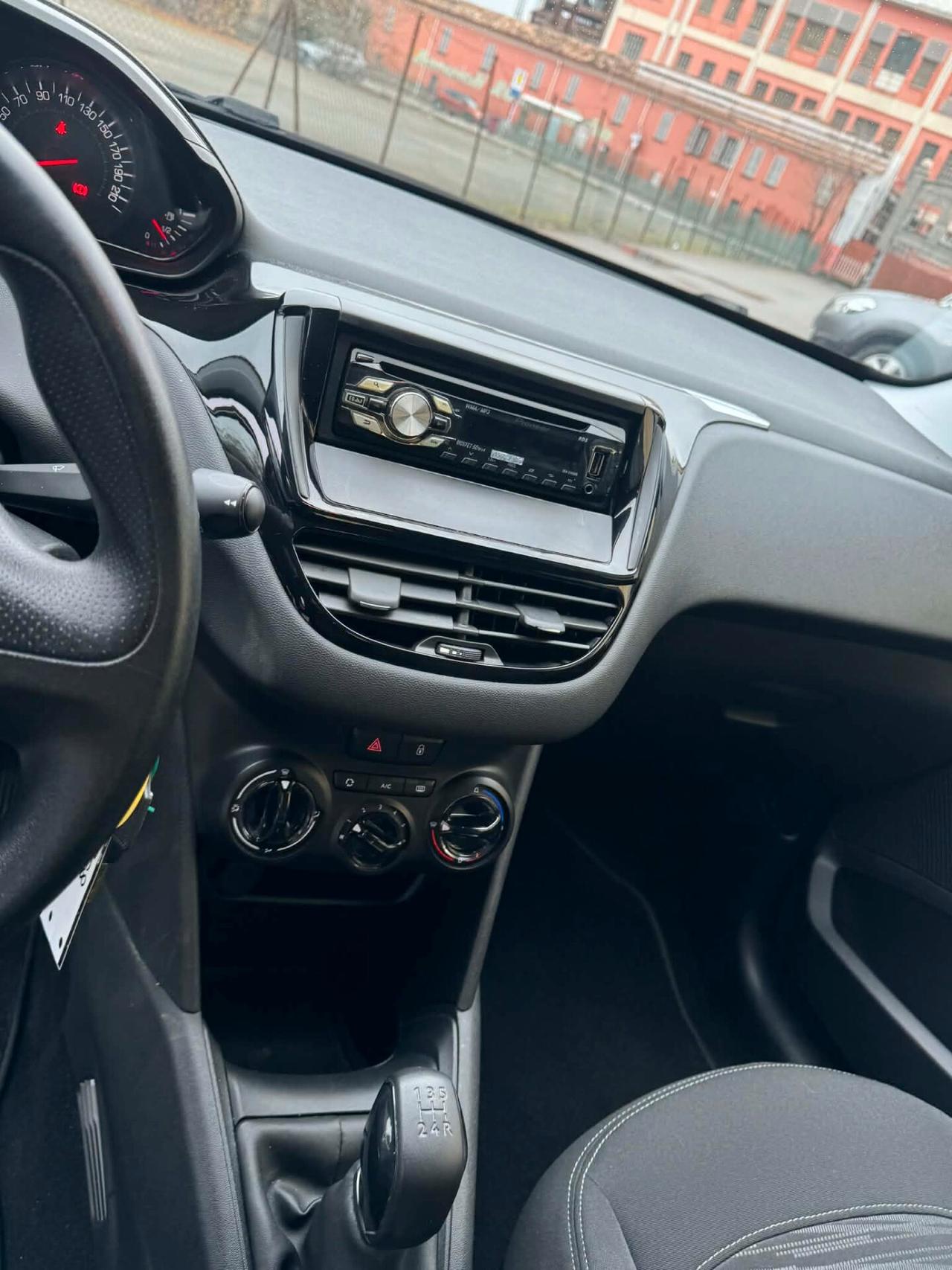 Peugeot 208 Anno 2012 1.2 Benzina 62.000 KM