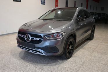 MERCEDES-BENZ GLA 180D 115CV AUTOMATIC BUSINESS SOLUTION ( DISTRONIC - TETTO PANORAMICO APR. - NAVI PREMIUM - PARK ASSIST - TELECAMERA POST. )