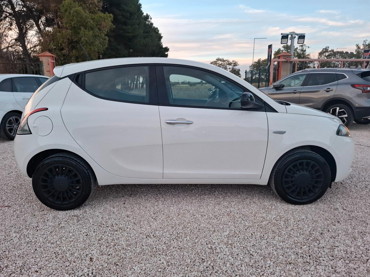 Ypsilon 1.0 5 porte S&S Hybrid Gold *LED-CLIMA*