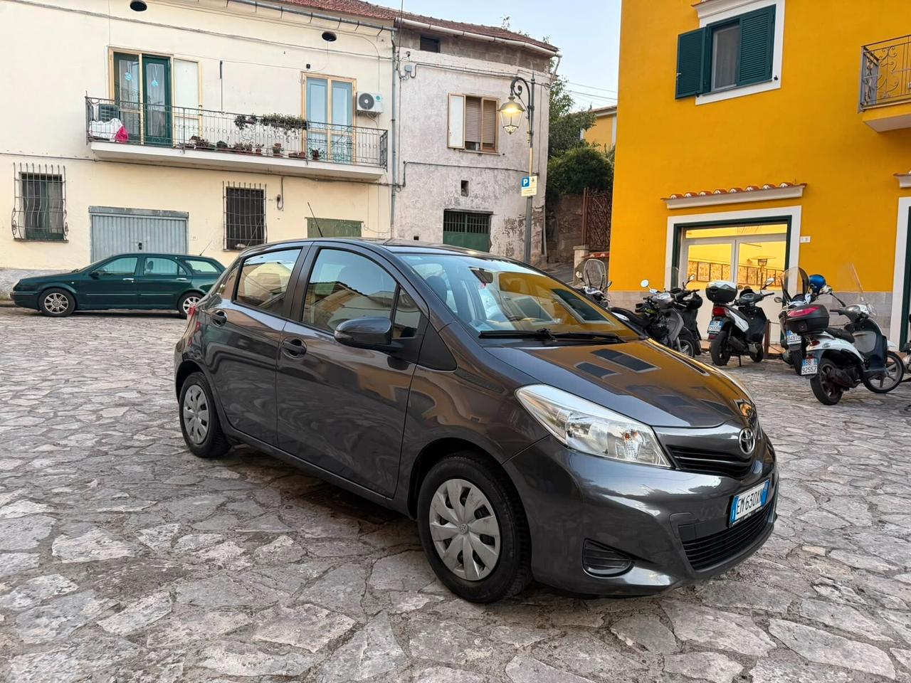 Toyota Yaris 1.0 5 porte Active
