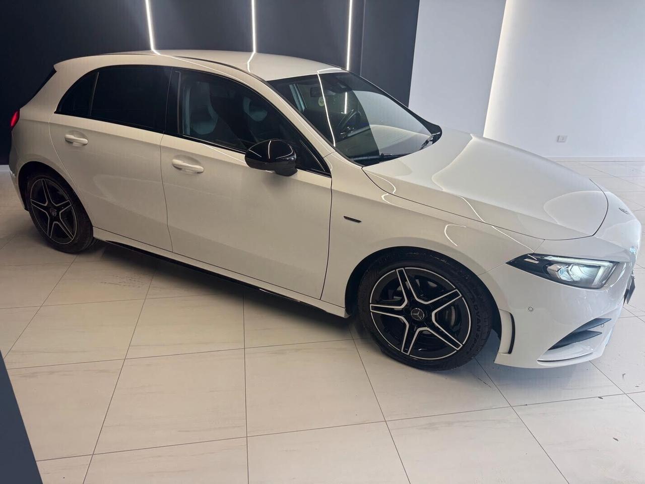 Mercedes A 180d 2.0 116 CV Night Edition Mot.Mercedes 2021