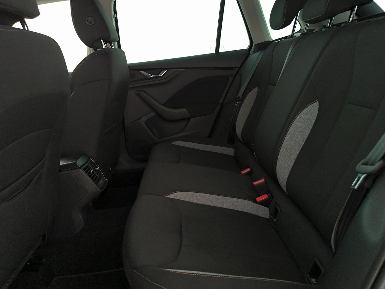 Skoda Kamiq 1.0 tsi black dots 115cv
