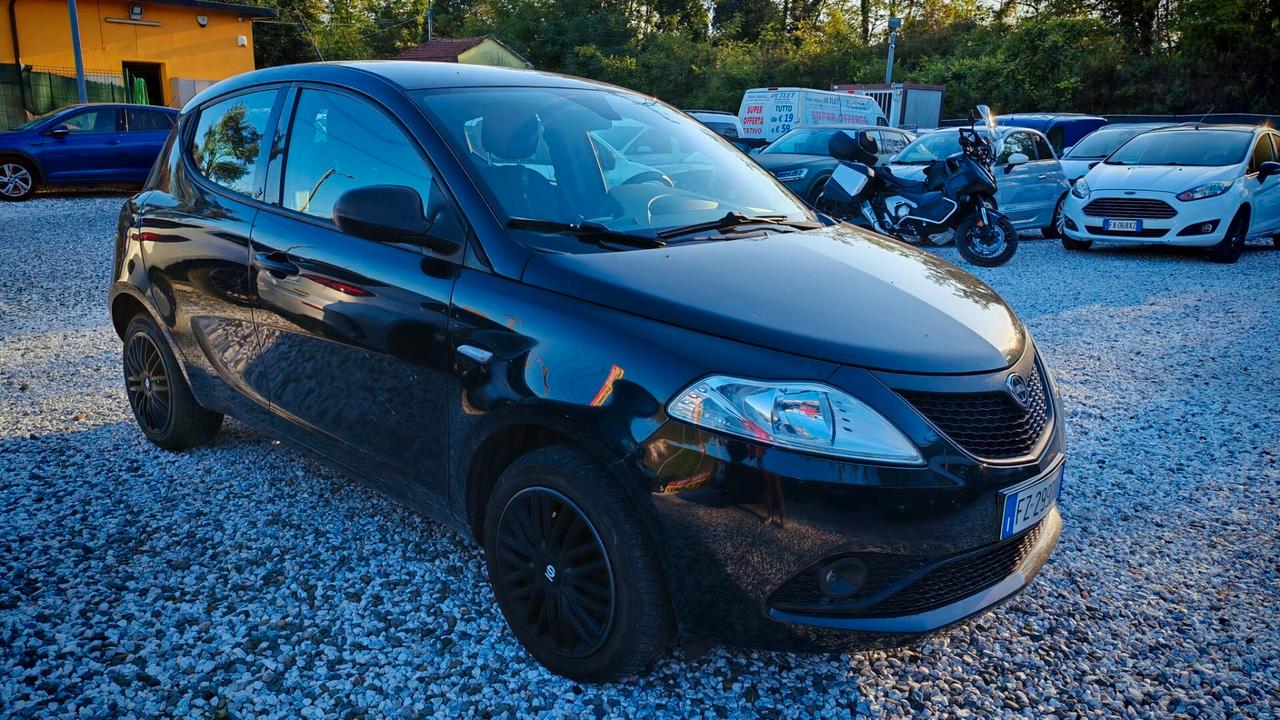 Lancia Ypsilon 1.2 69 CV 5 porte GPL Ecochic Gold