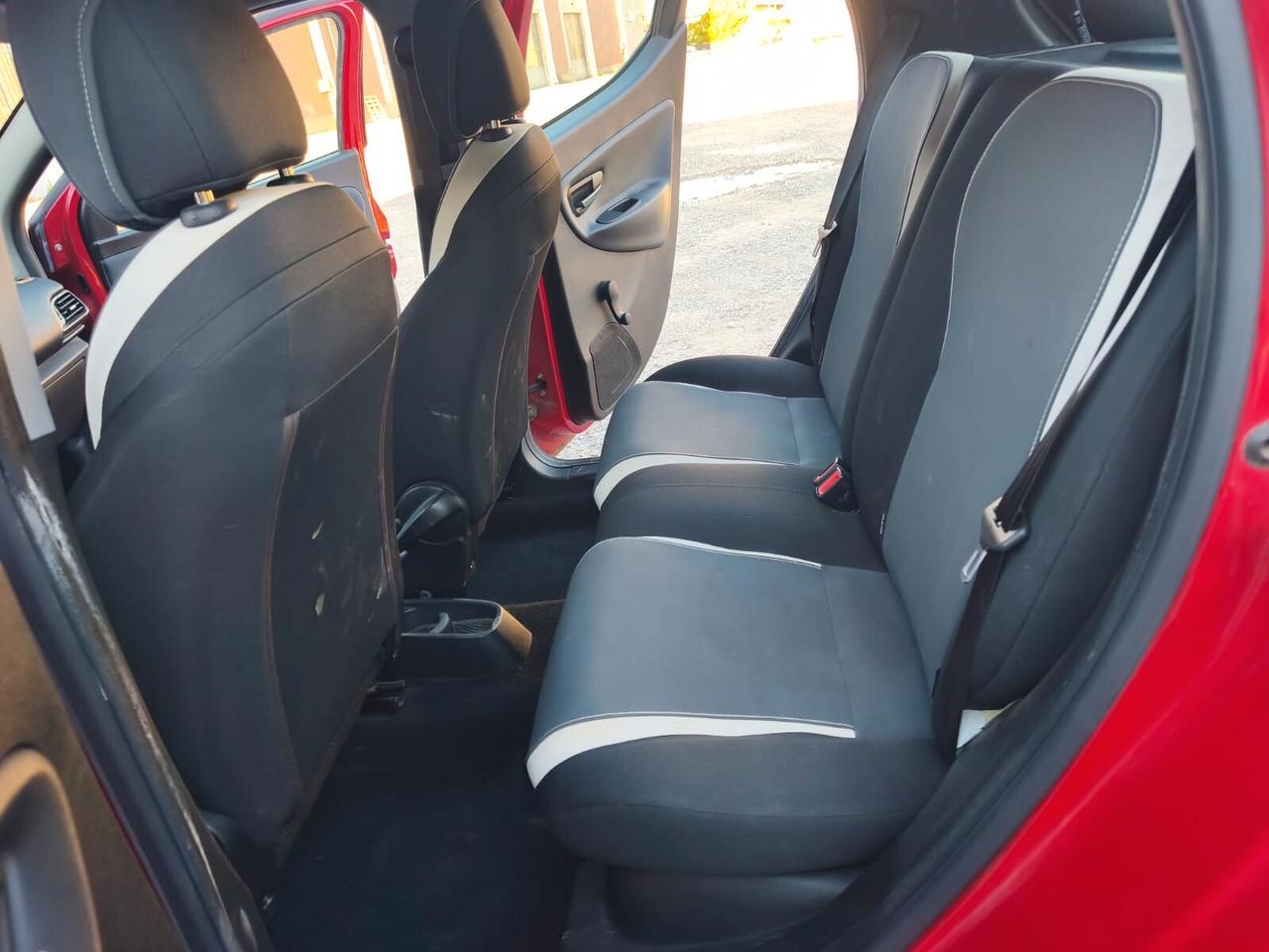 Lancia Ypsilon 2014--900 Benzina Metano Neopatentati