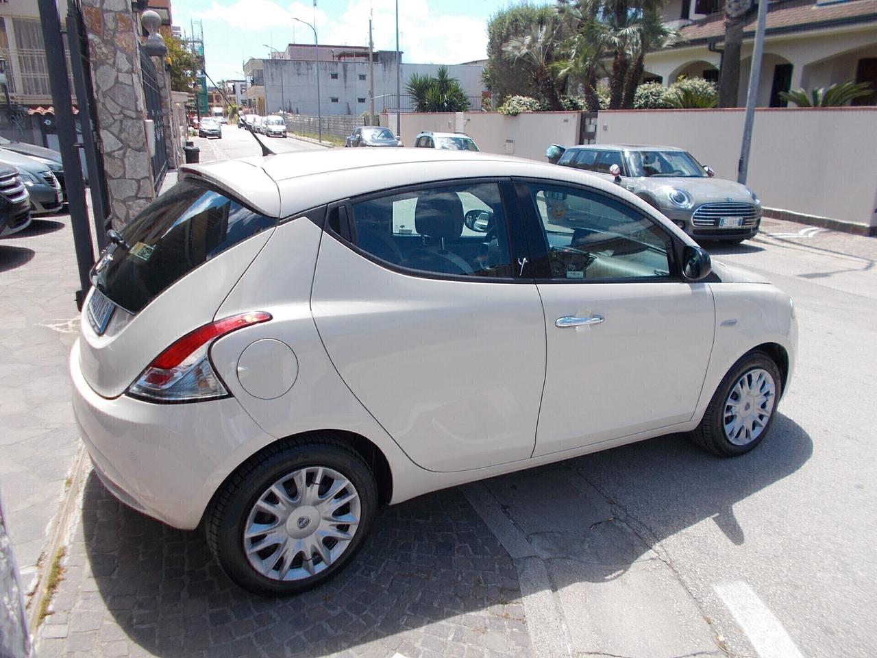 Lancia Ypsilon 0.9 TwinAir 85 CV 5 porte S&S DFN Gold GPL