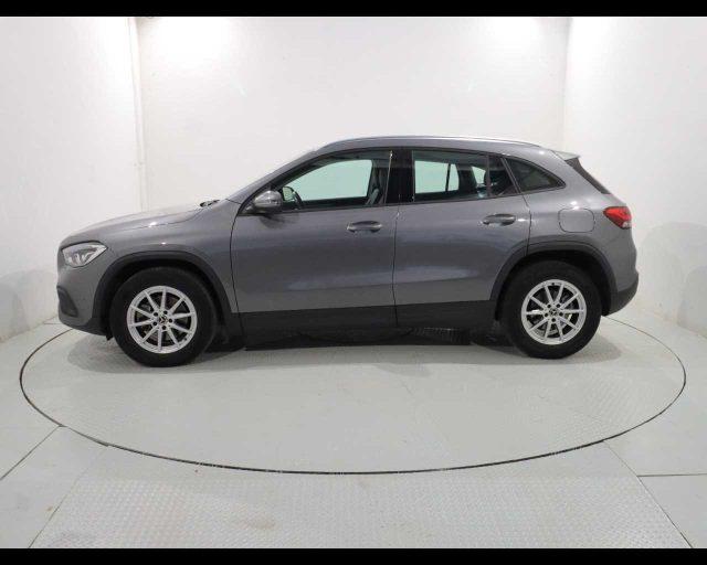 MERCEDES-BENZ GLA 200 d Automatic Business Extra