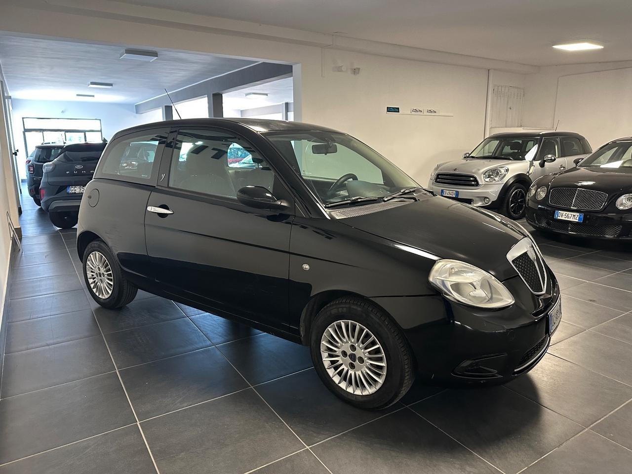 LANCIA YPSILON 1.3 MJT 75CV NEOPATENTATI