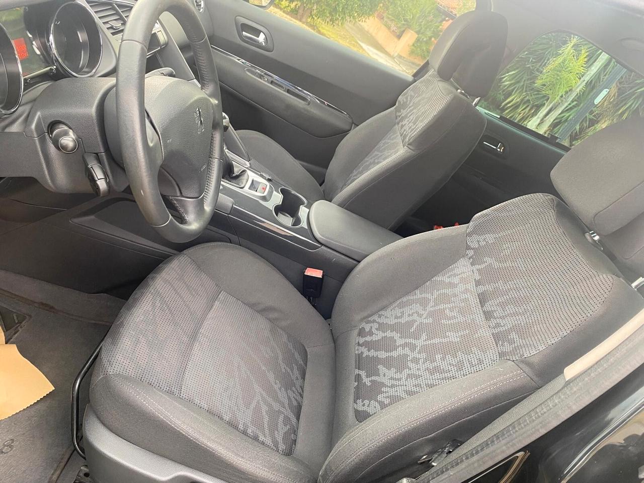 Peugeot 3008 1.6 HDi 115CV Business