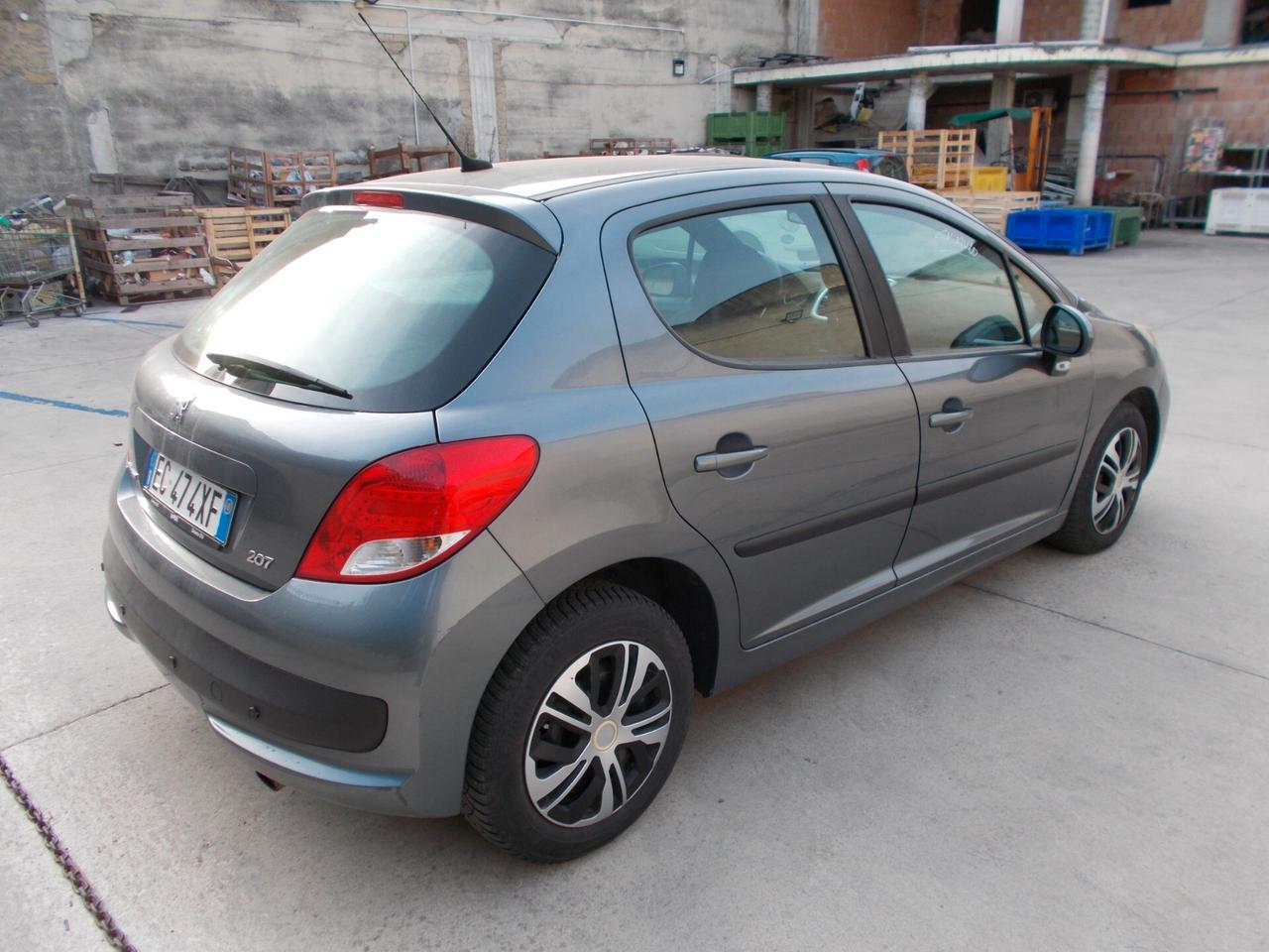 Peugeot 207 1.4 8V 75CV 5p. X Line