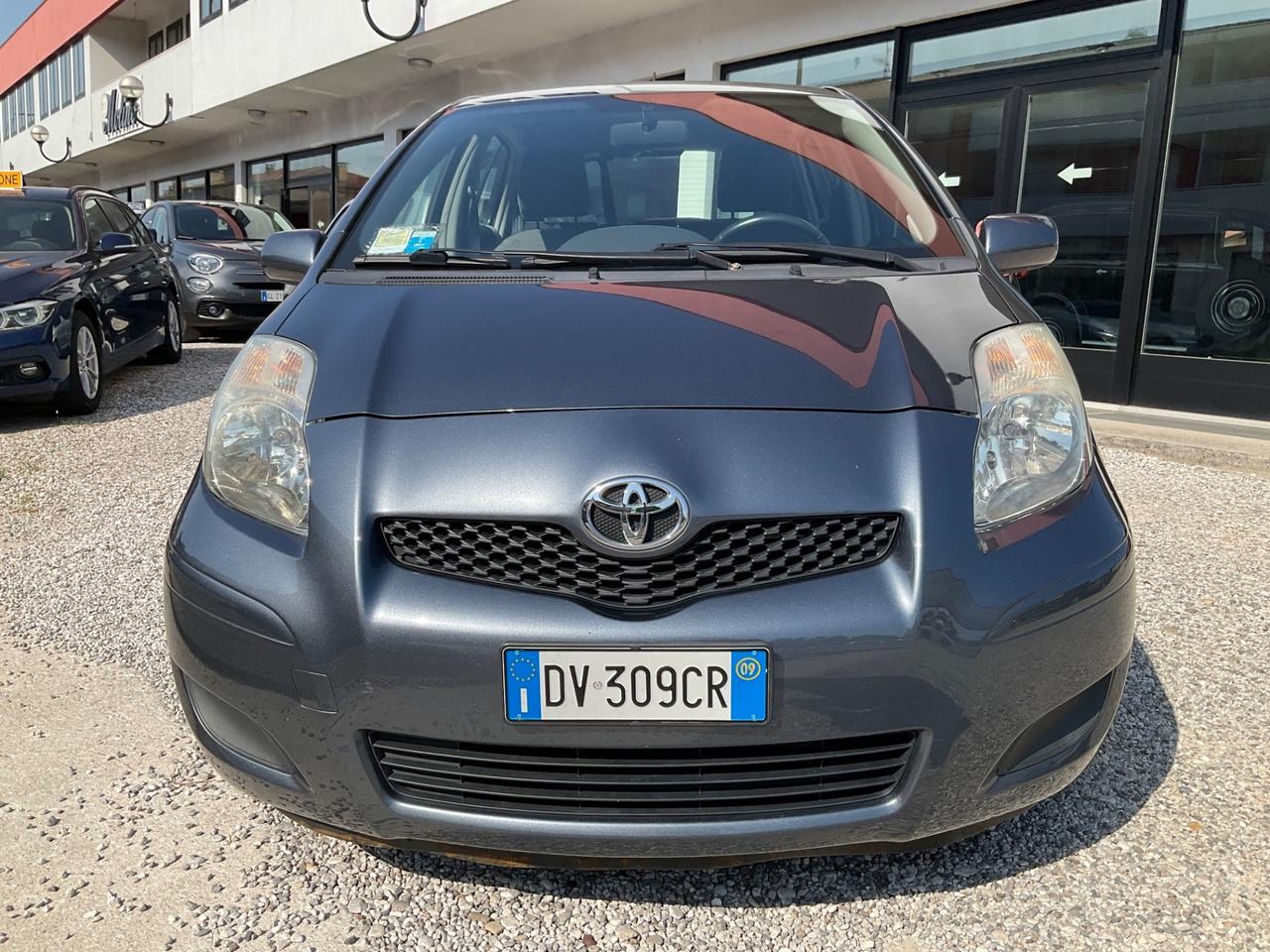 Toyota Yaris 1.0 5 porte Sol