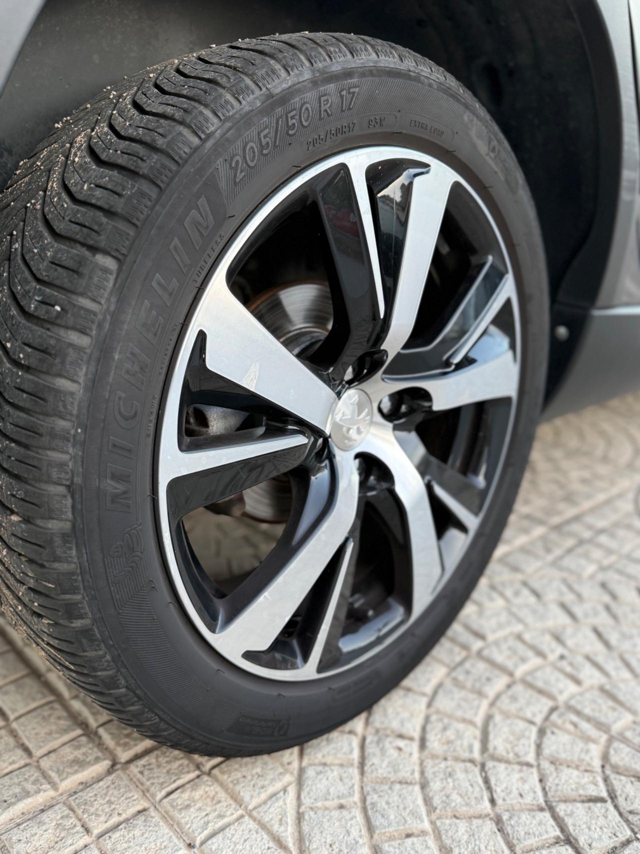 Peugeot 2008 BlueHDi 100 GT Line
