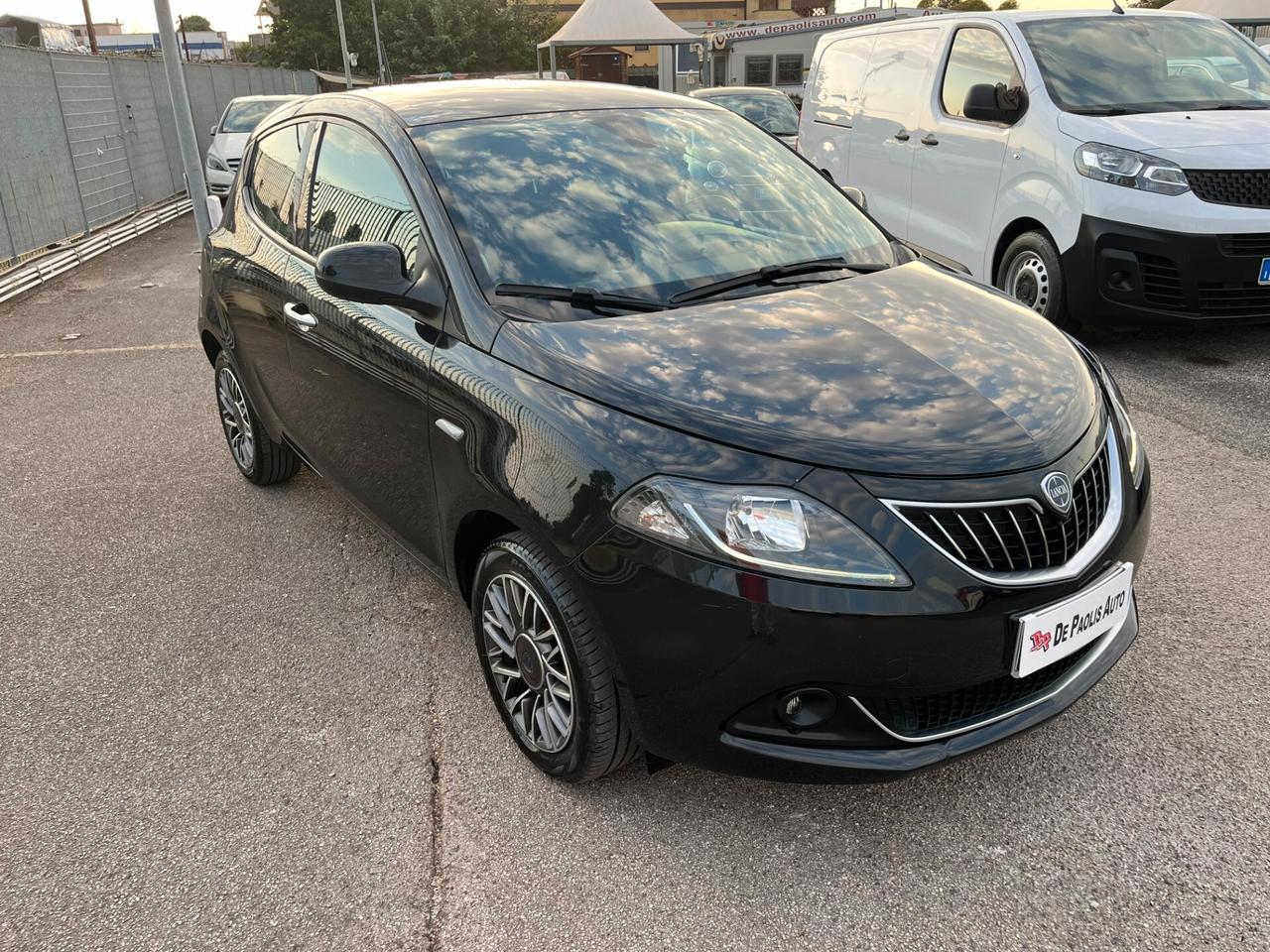 Lancia Ypsilon 1.0 FireFly 5 porte S&S Hybrid Gold Plus