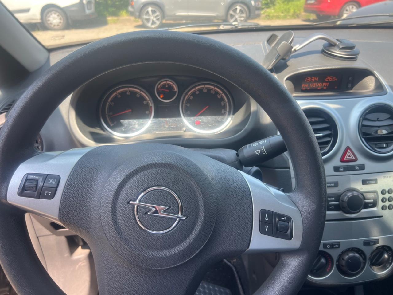 Opel Corsa 1.2 5 porte Cosmo