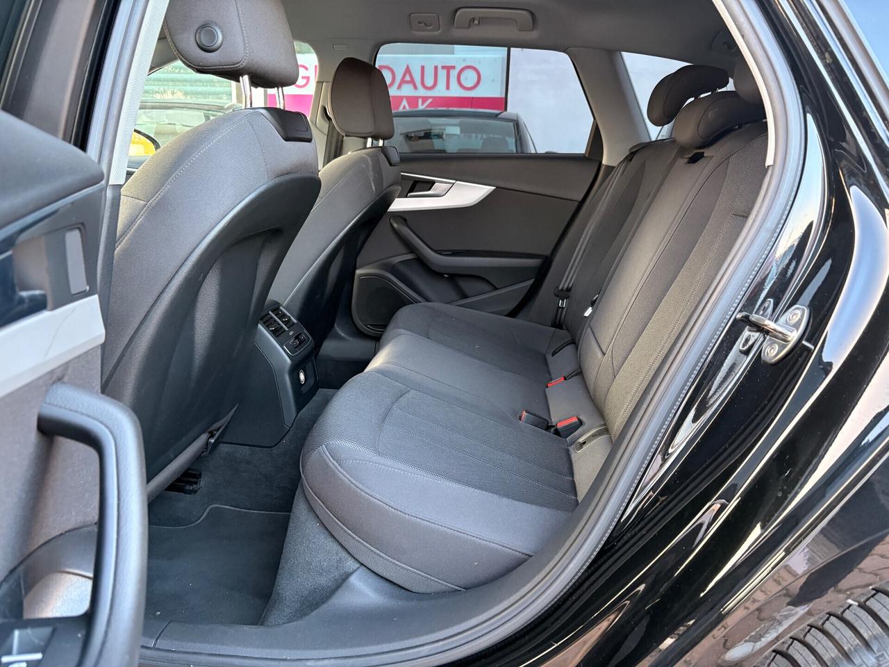 Audi A4 Avant 40 TDI S tronic line edition