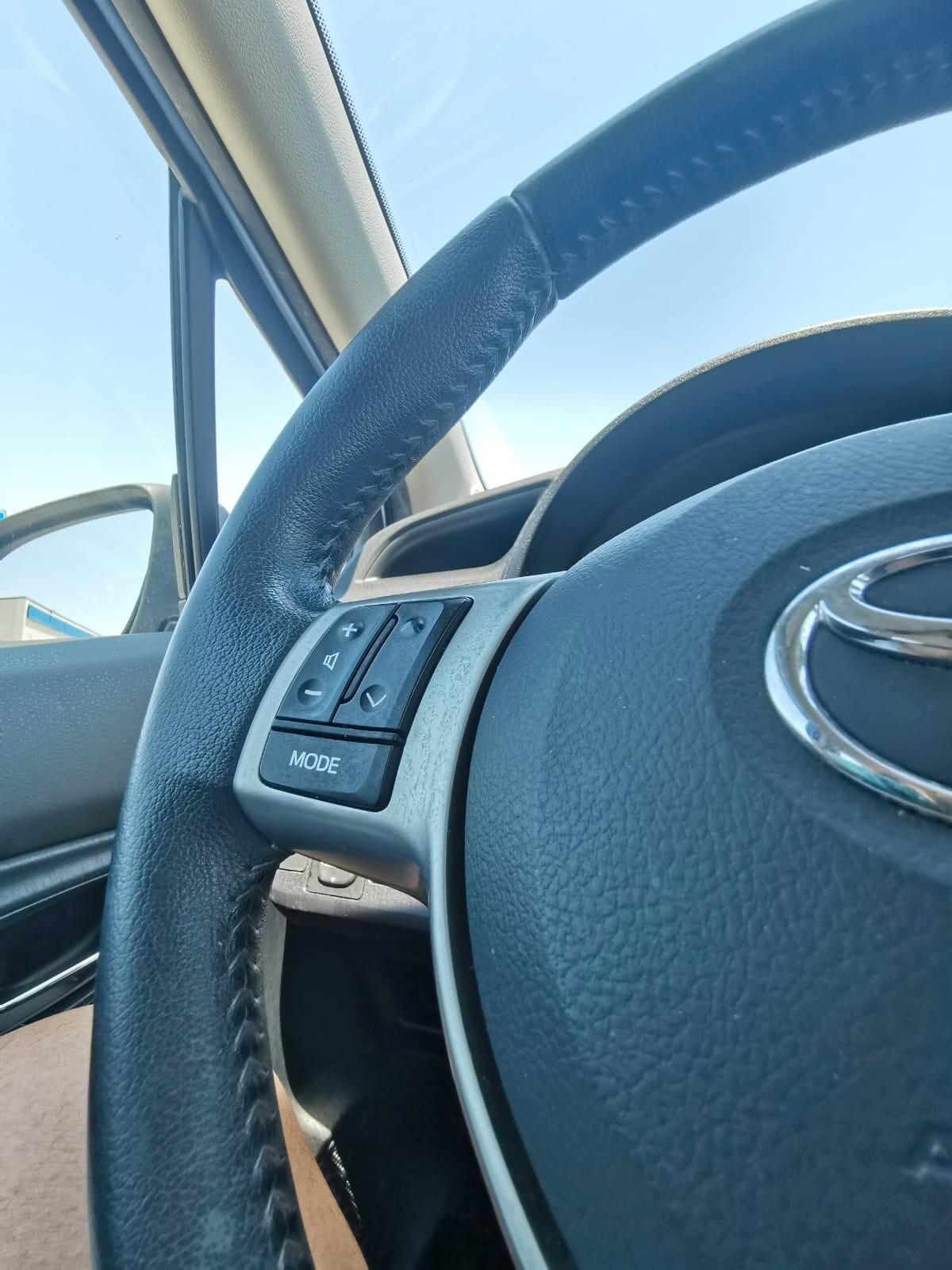 Toyota Yaris 1.0 5 porte Lounge 2013