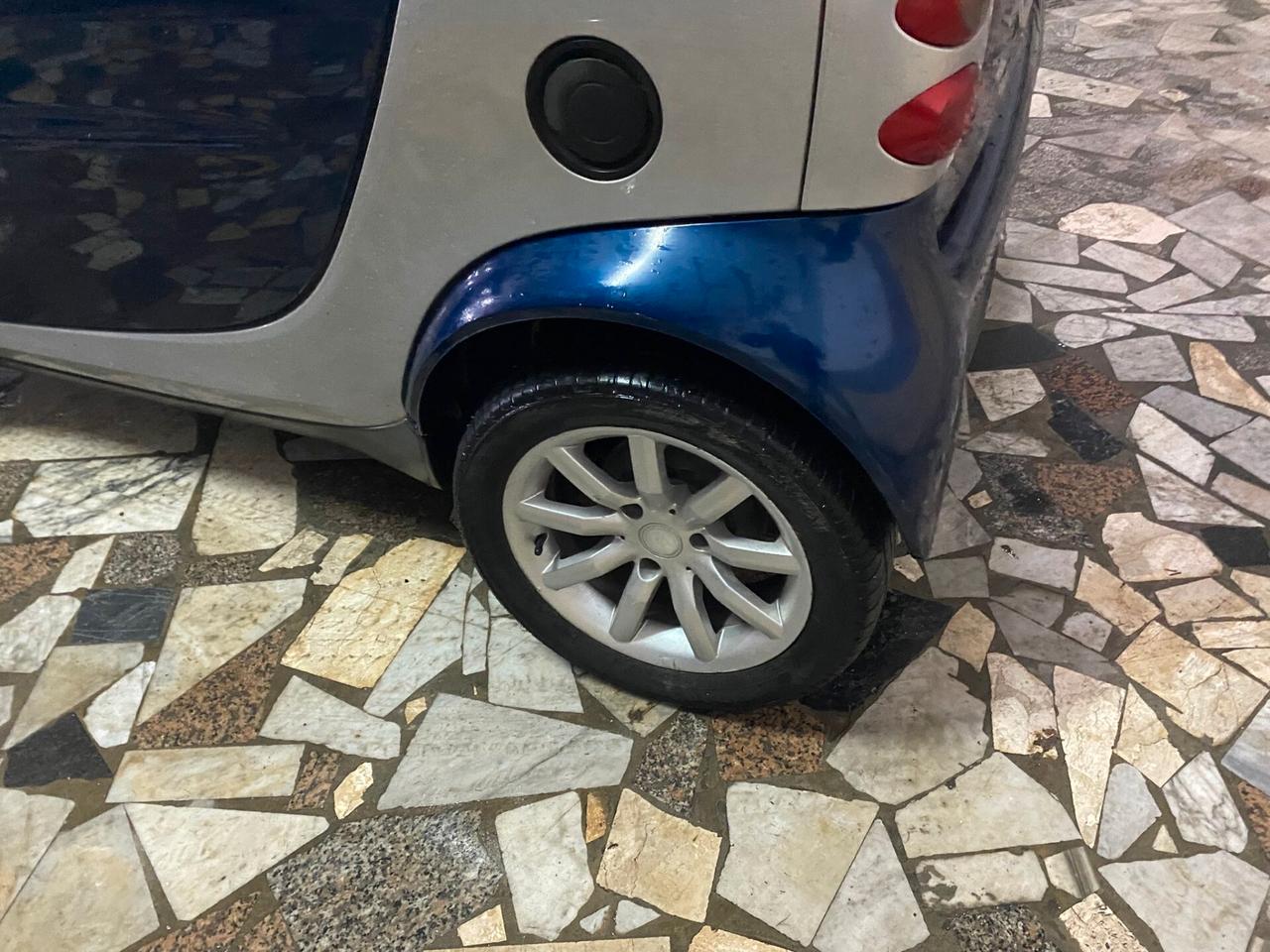 Smart ForTwo 700cc benzina(PRIVATO)-2005
