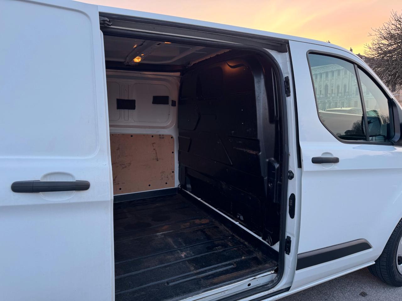 Ford Transit Custom 300 2.0 EcoBlue 130 aut. PL Furgone Titanium