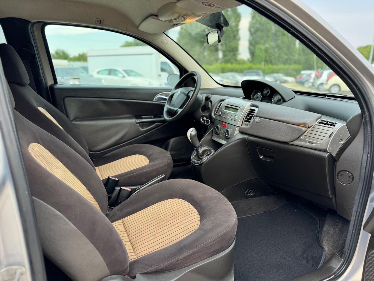Lancia Ypsilon 1.3 MJT 90 CV Oro Giallo