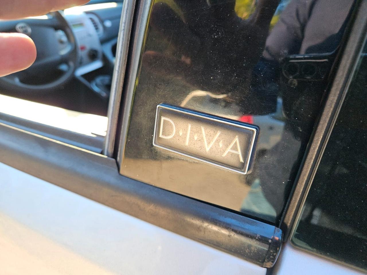 Lancia Ypsilon DIVA PER COMMERCIANTI