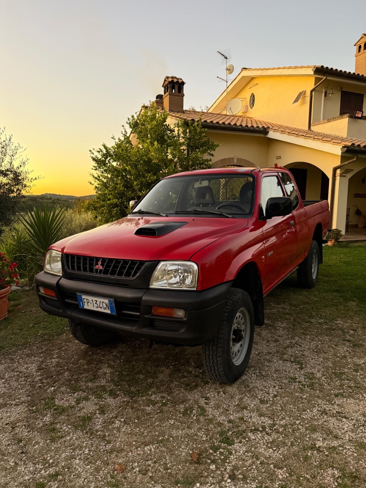 Mitsubishi L200 2.5 TDI 4WD Club Cab Pup. GLS Targ.