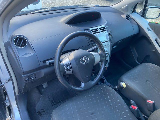 TOYOTA Yaris 1.0 5 porte Sol