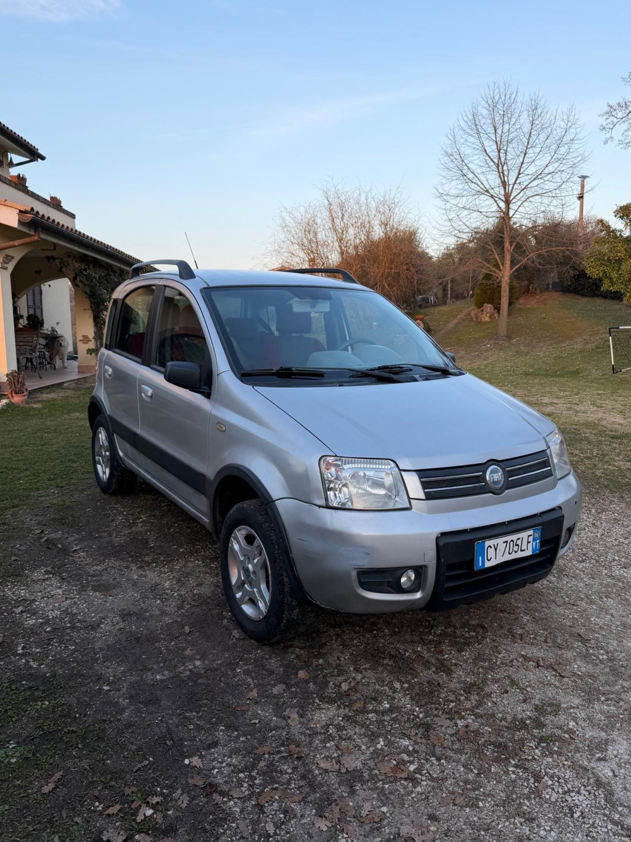 Fiat Panda 4x4 multijet climbing