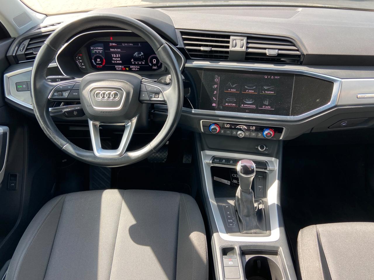 Audi Q3 Sportback 35 1.5 tfsi mhev s-tronic