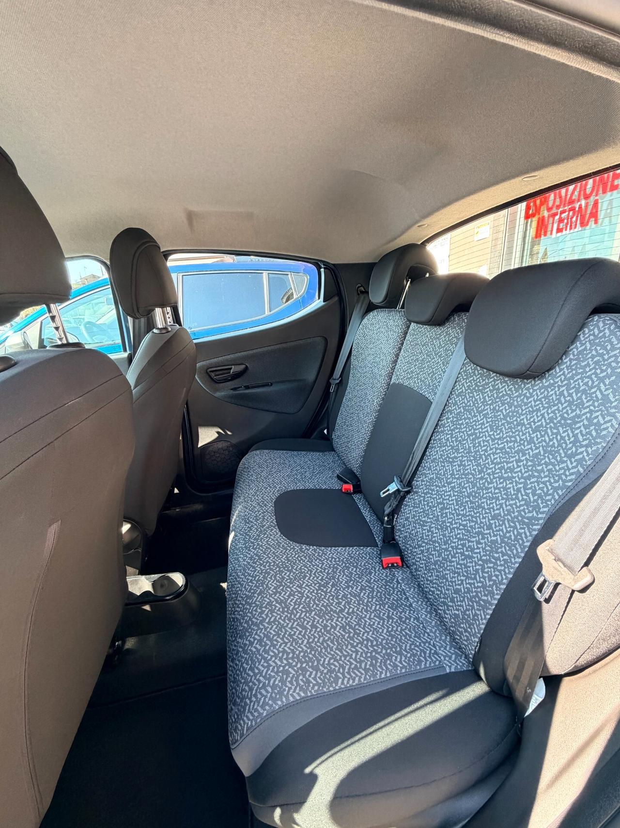 Lancia Ypsilon 1.0 FireFly 5 porte S&S Hybrid Silver