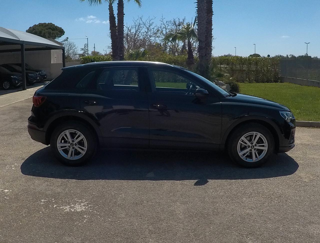 Audi Q3 35 TDI S tronic Business