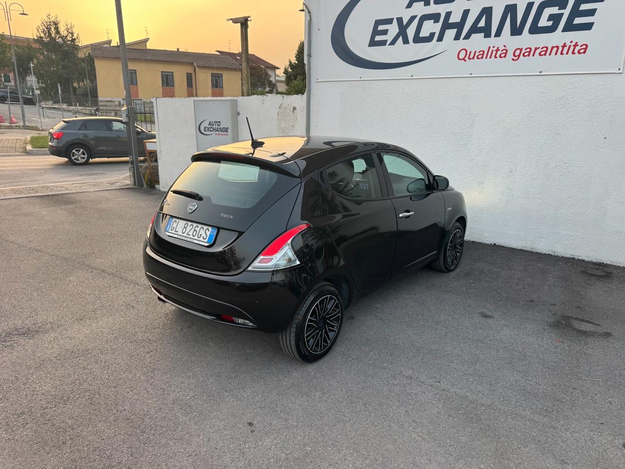 Lancia Ypsilon 1.0 FireFly 5 porte S&S Hybrid Gold
