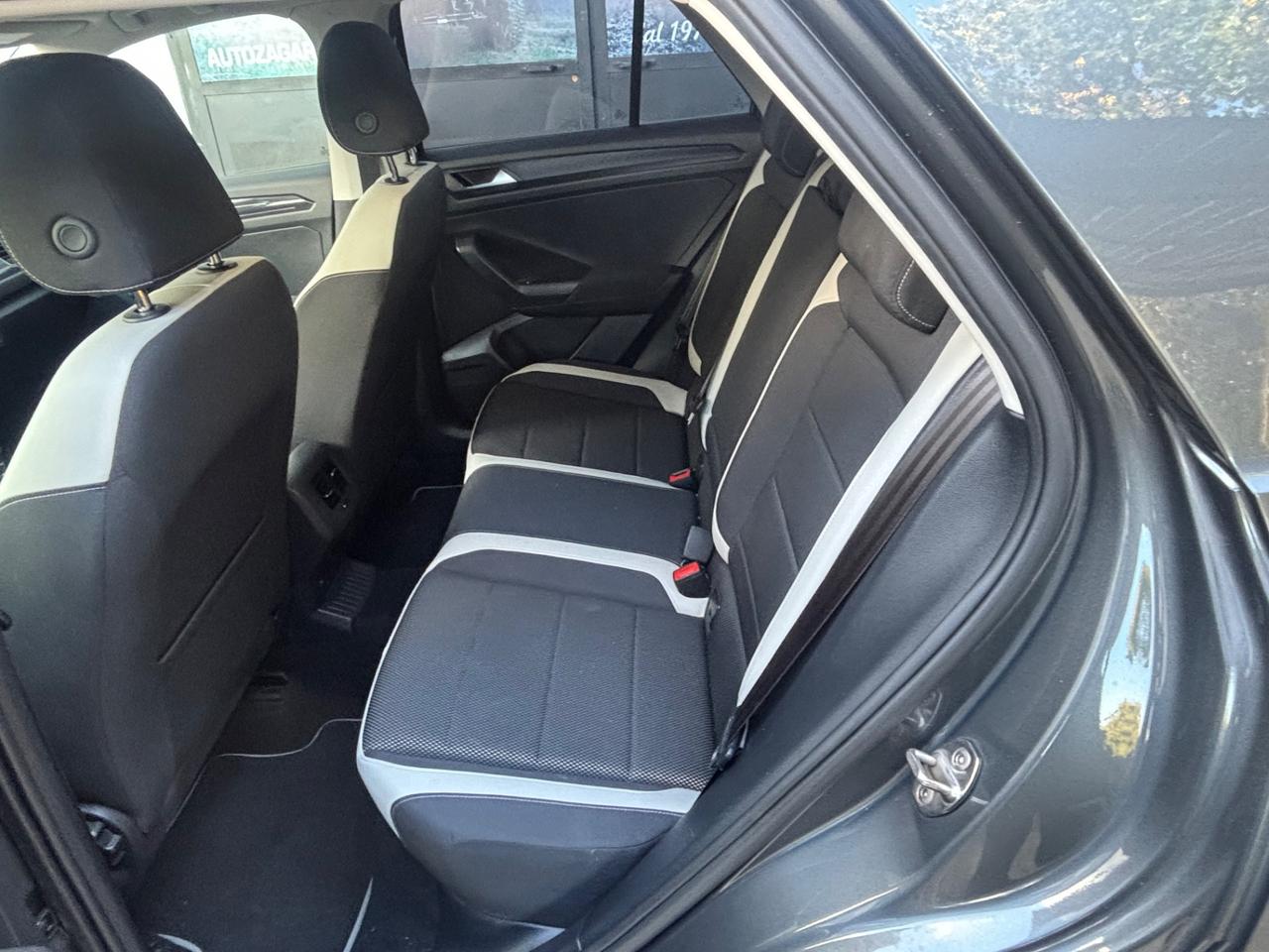 Volkswagen T-Roc 1.6 TDI SCR Advanced virtual