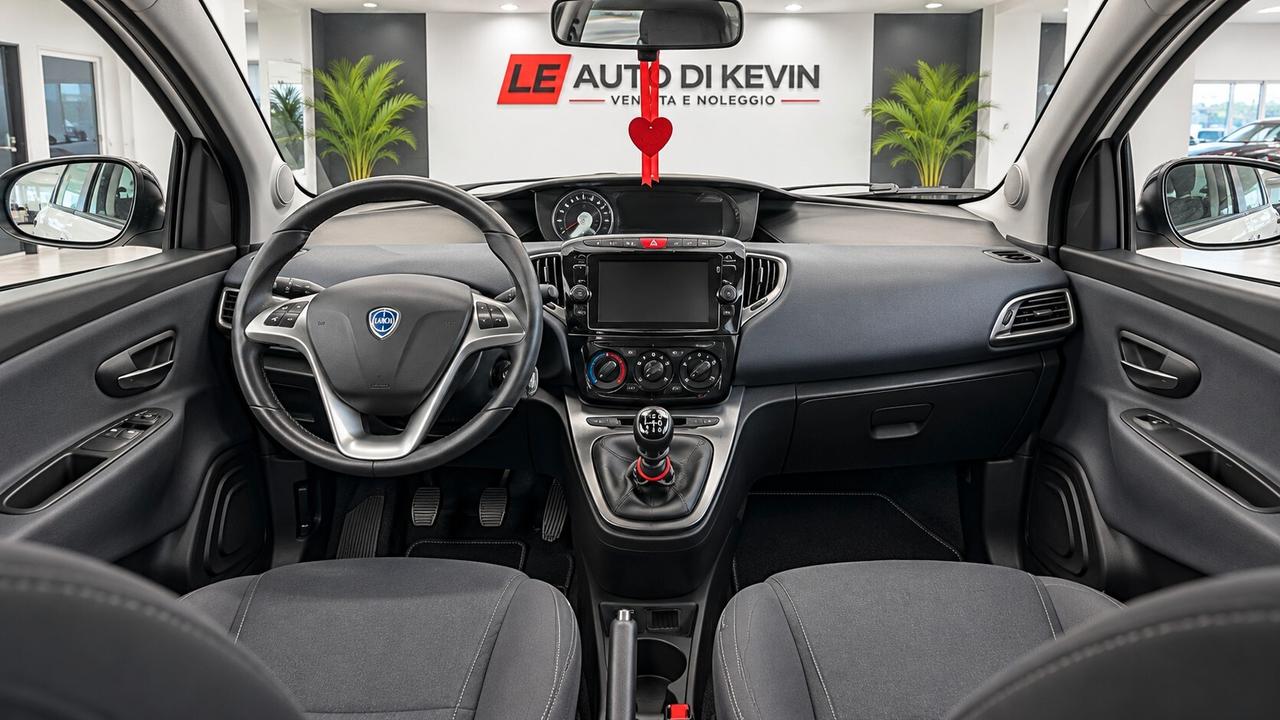 Lancia Ypsilon 1.0 FireFly 5 porte S&S Hybrid Ecochic Gold