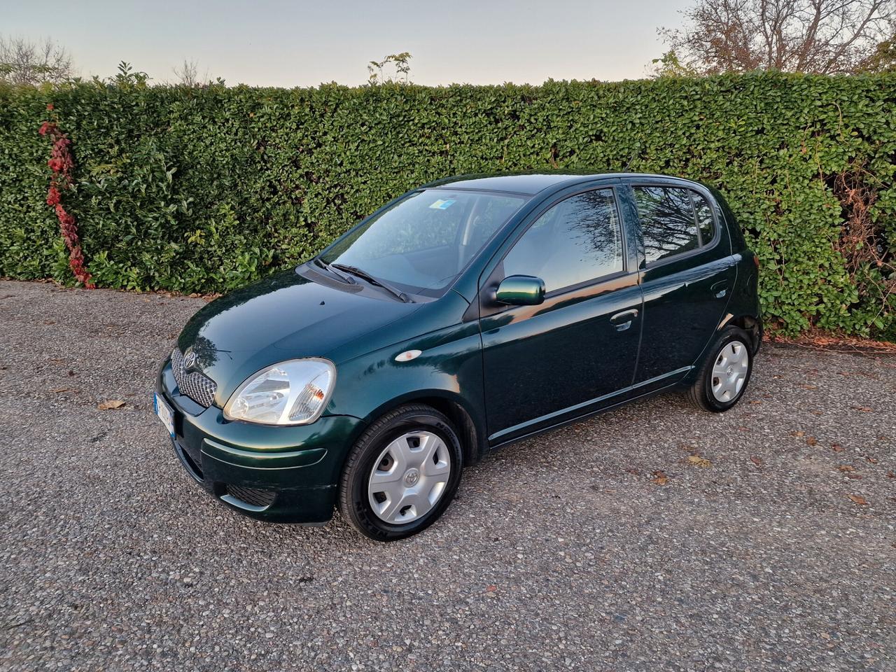 Toyota Yaris 1.0i 16V 5p