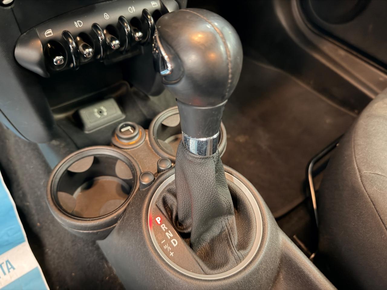 Mini 1.6 16V One (72kW)