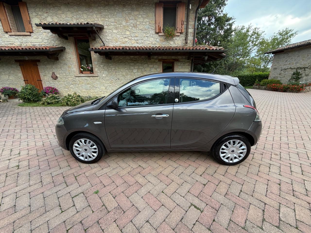 Lancia Ypsilon 1.2 69 CV 5 porte GPL Ecochic Gold
