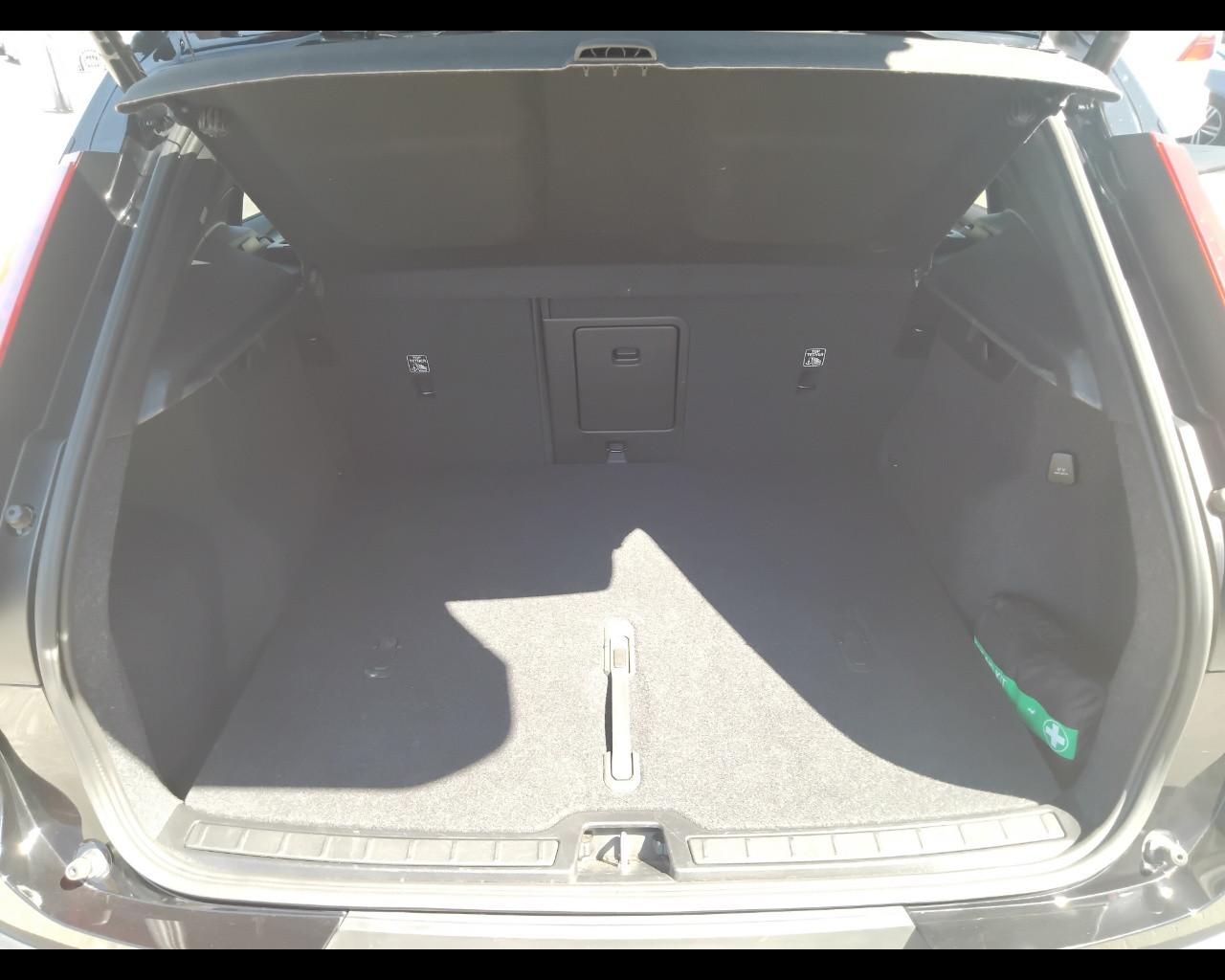 VOLVO XC40 2023 - XC40 2.0 b3 Core auto