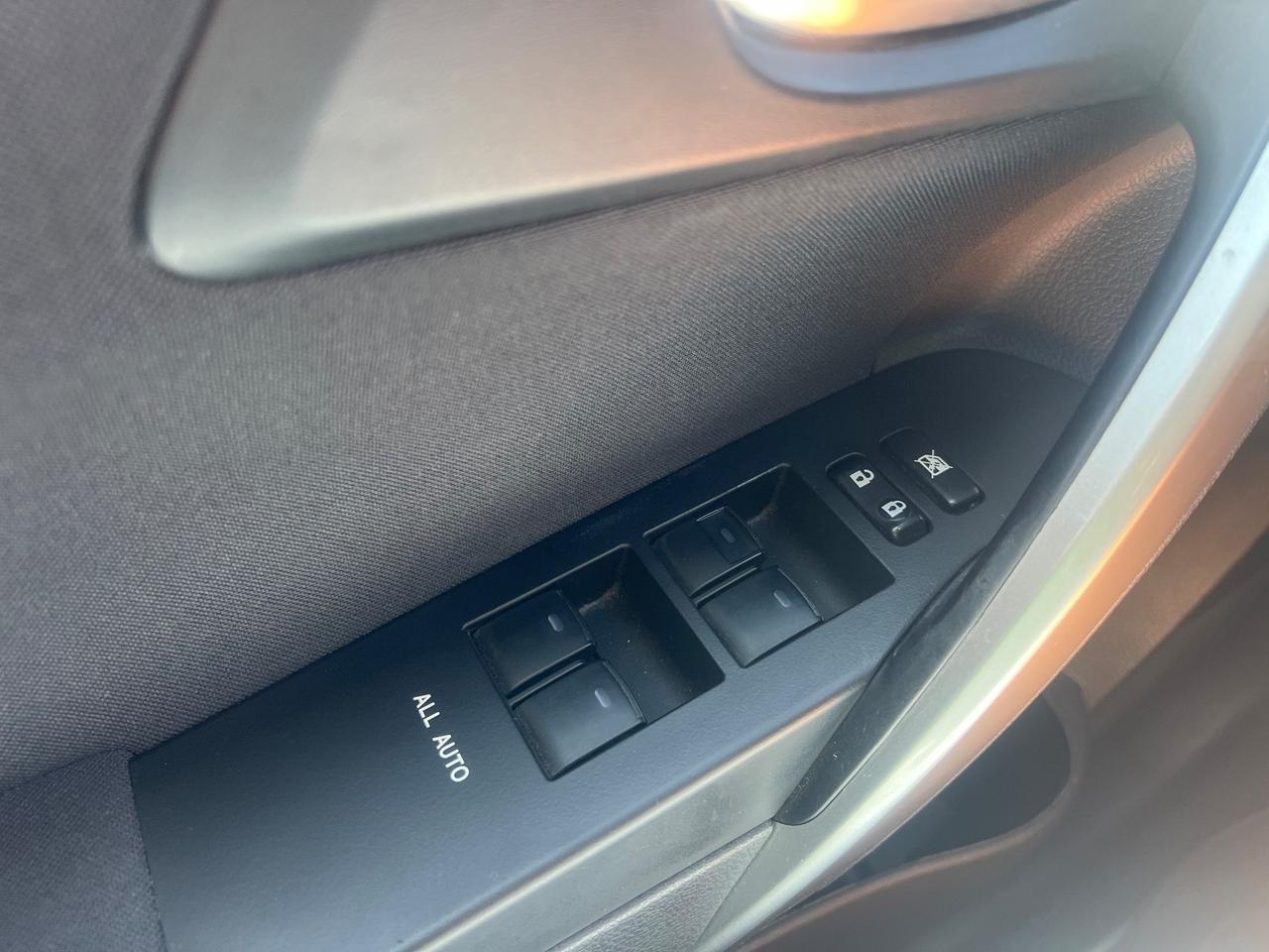 Toyota Auris 1.8 Hybrid Lounge