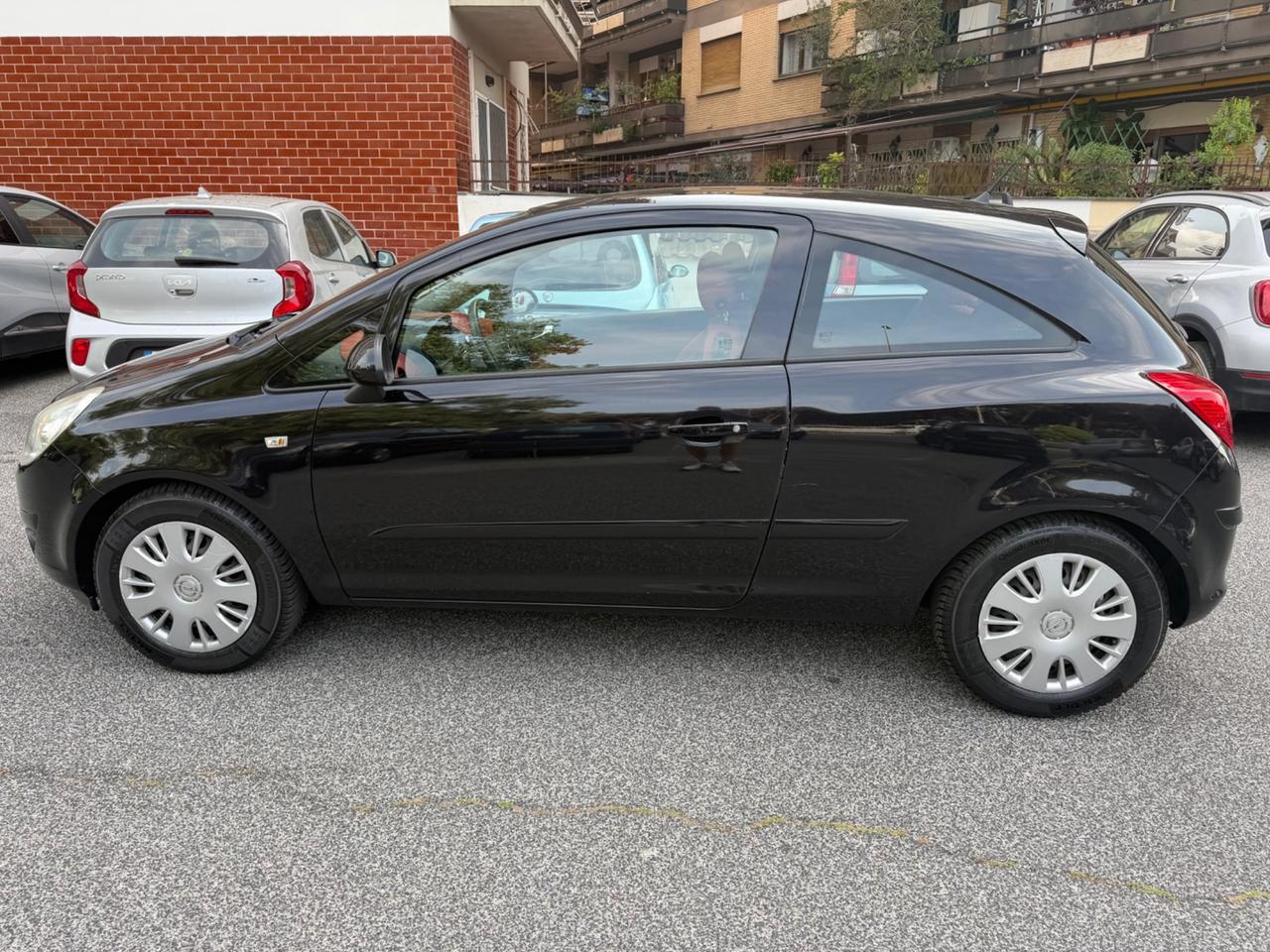 Opel Corsa 1.2 3 porte Enjoy