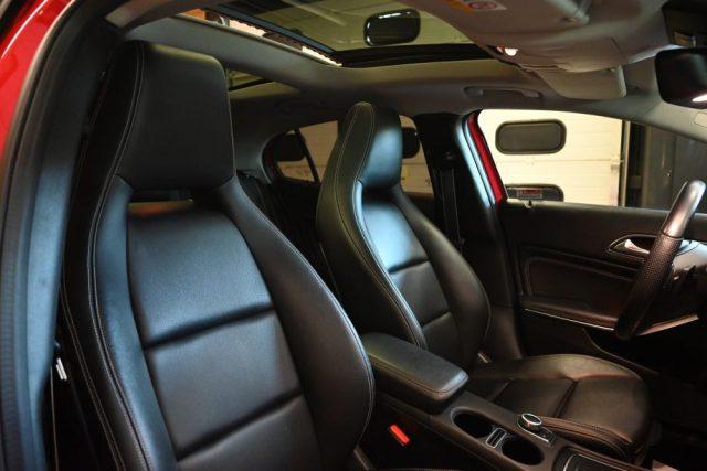 MERCEDES-BENZ GLA 200 PREMIUM AMG AUTO TETTO CAM PELLE LED 19"STRAFULL!!