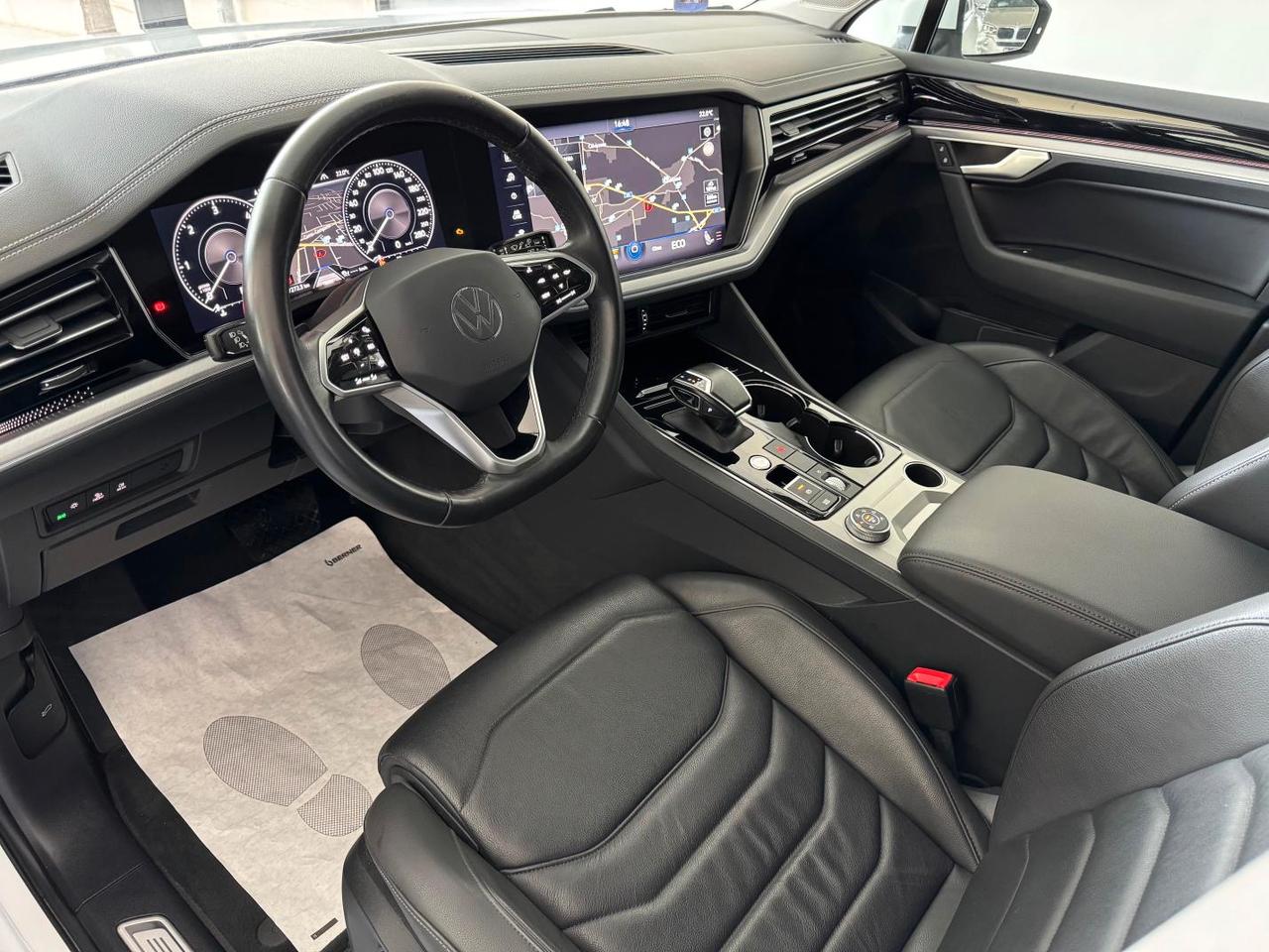 Volkswagen Touareg 3.0 V6 tdi Elegance 231cv 1Prop Da Vetrina