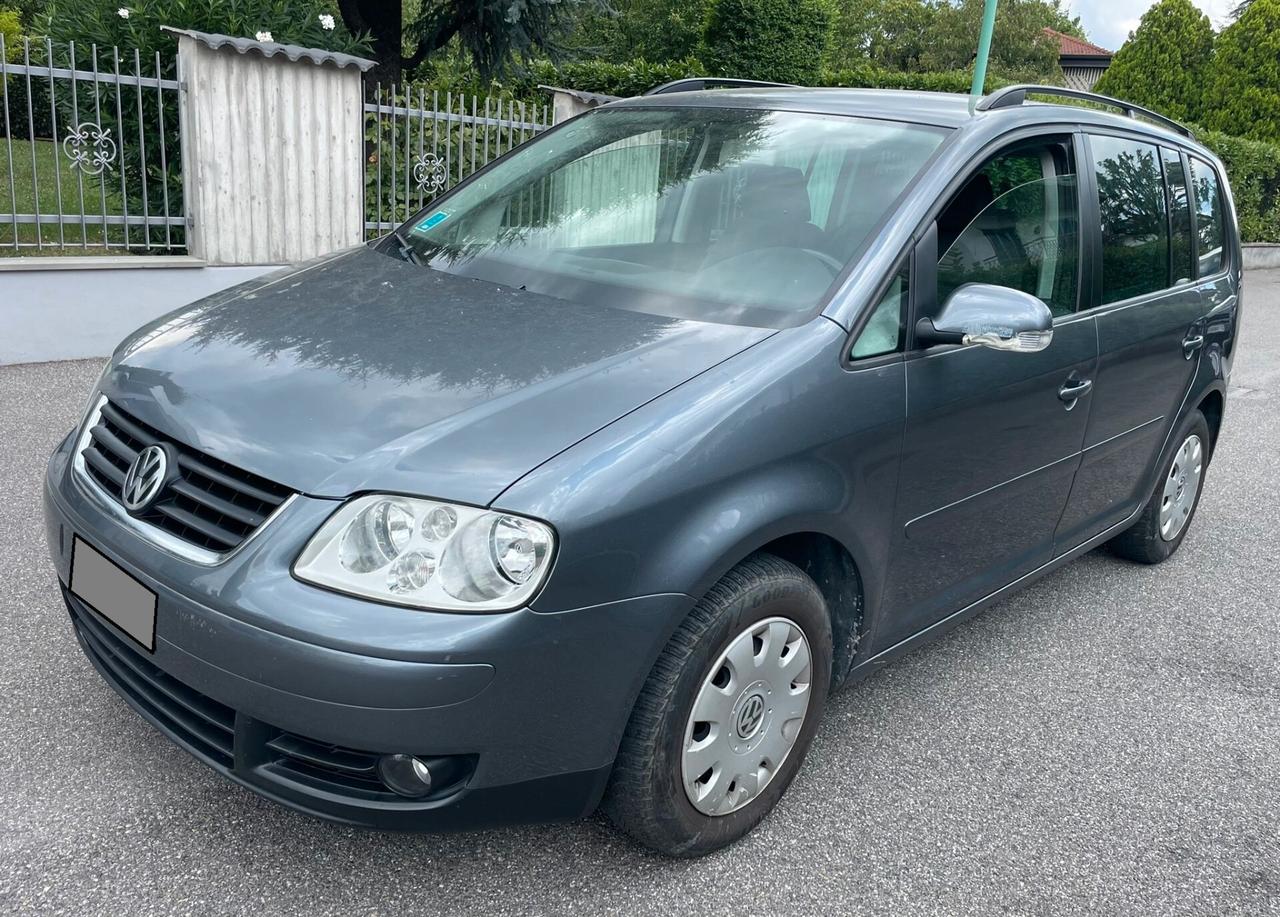 Volkswagen Touran 1.6 Conceptline Bifuel G