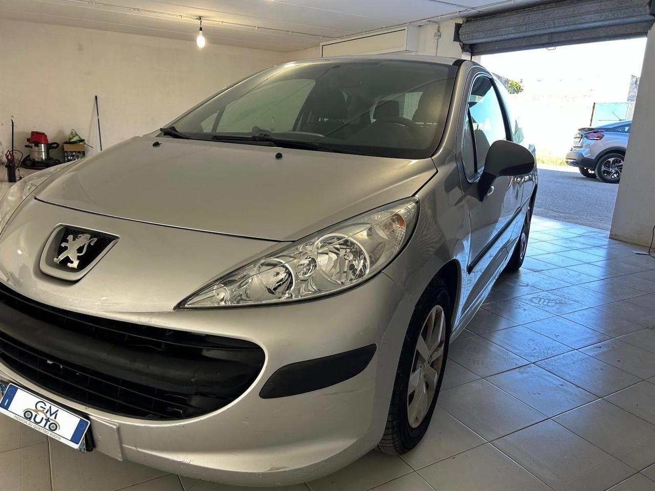 Peugeot 207 1.4 8V 75CV 3p. ONE Line
