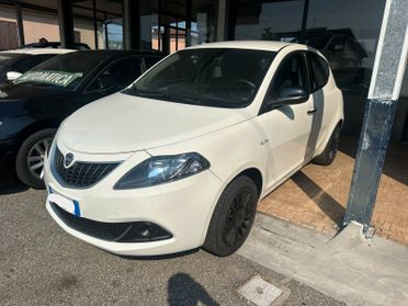 Lancia Ypsilon 1.0 FireFly 5 porte S&S Hybrid Alberta Ferretti