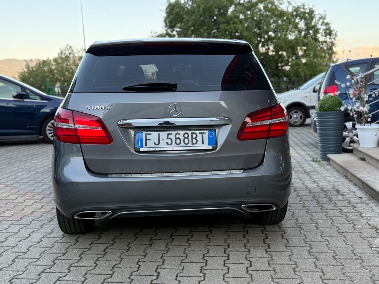 Mercedes-benz B 180 d Premium