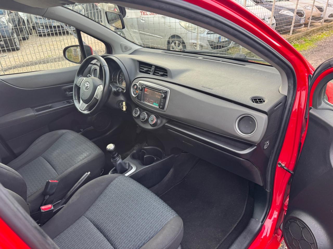 Toyota Yaris 1.0 5 porte Lounge NEOPATENTATI