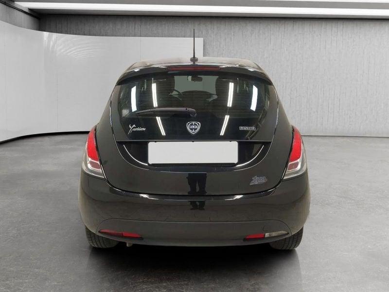 Lancia Ypsilon 1.0 firefly hybrid Silver s&s 70cv