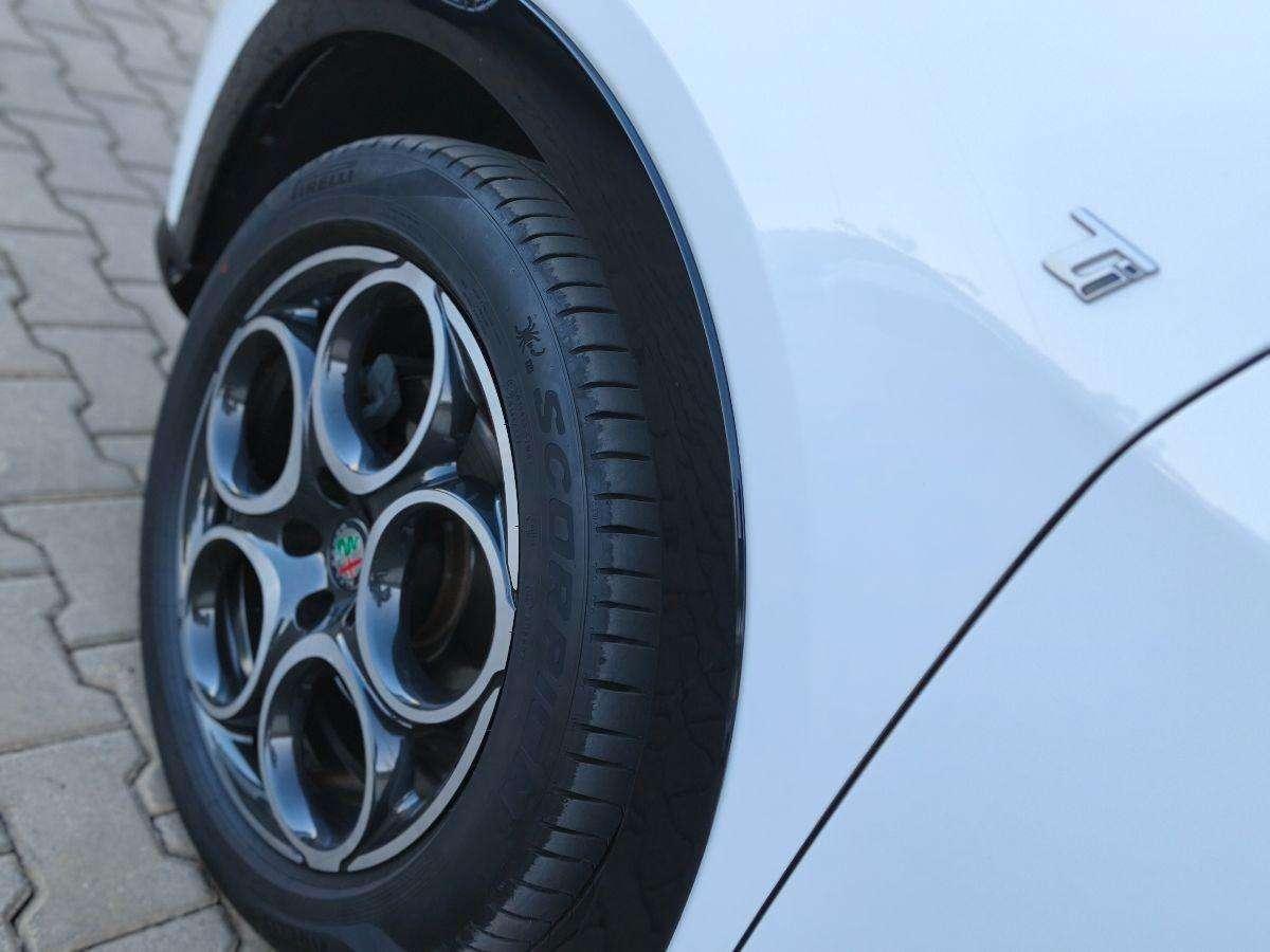 Alfa Romeo Tonale 1.6 diesel 130 CV TCT6 Ti Luci Ambient