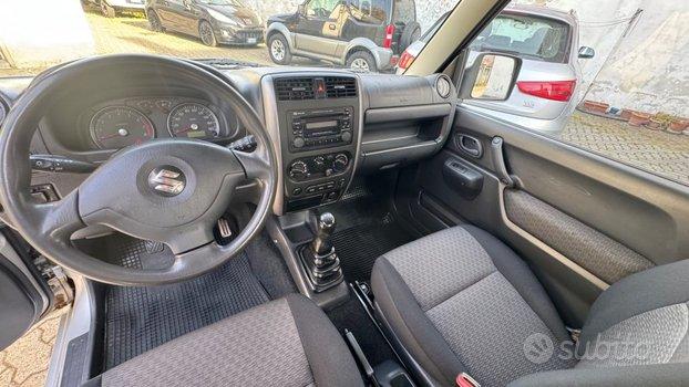 SUZUKI Jimny 1.3i 16V cat 4WD JX