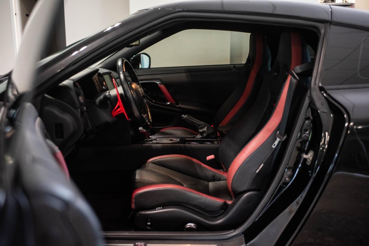 Nissan GT-R 3.8 V6 Black Edition