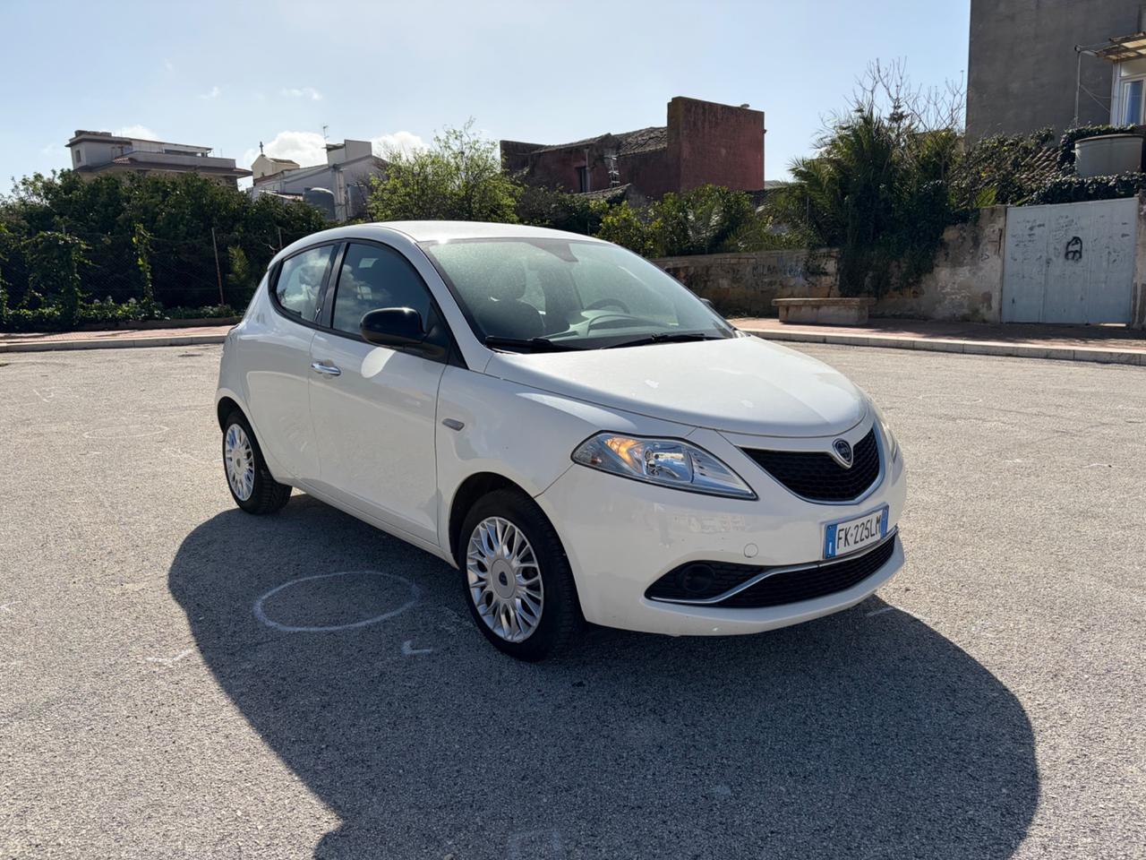 Lancia Ypsilon 1.2 69 CV 5 porte Platinum